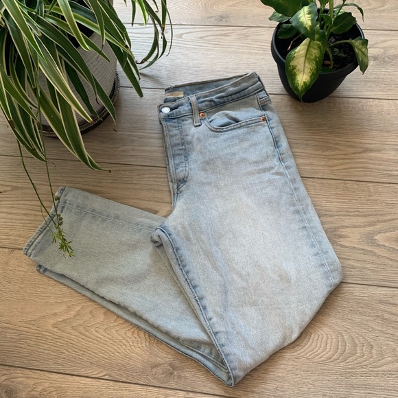 COPY - ☆ LEVIS WEDGIE ☆ - Picture 2 of 15